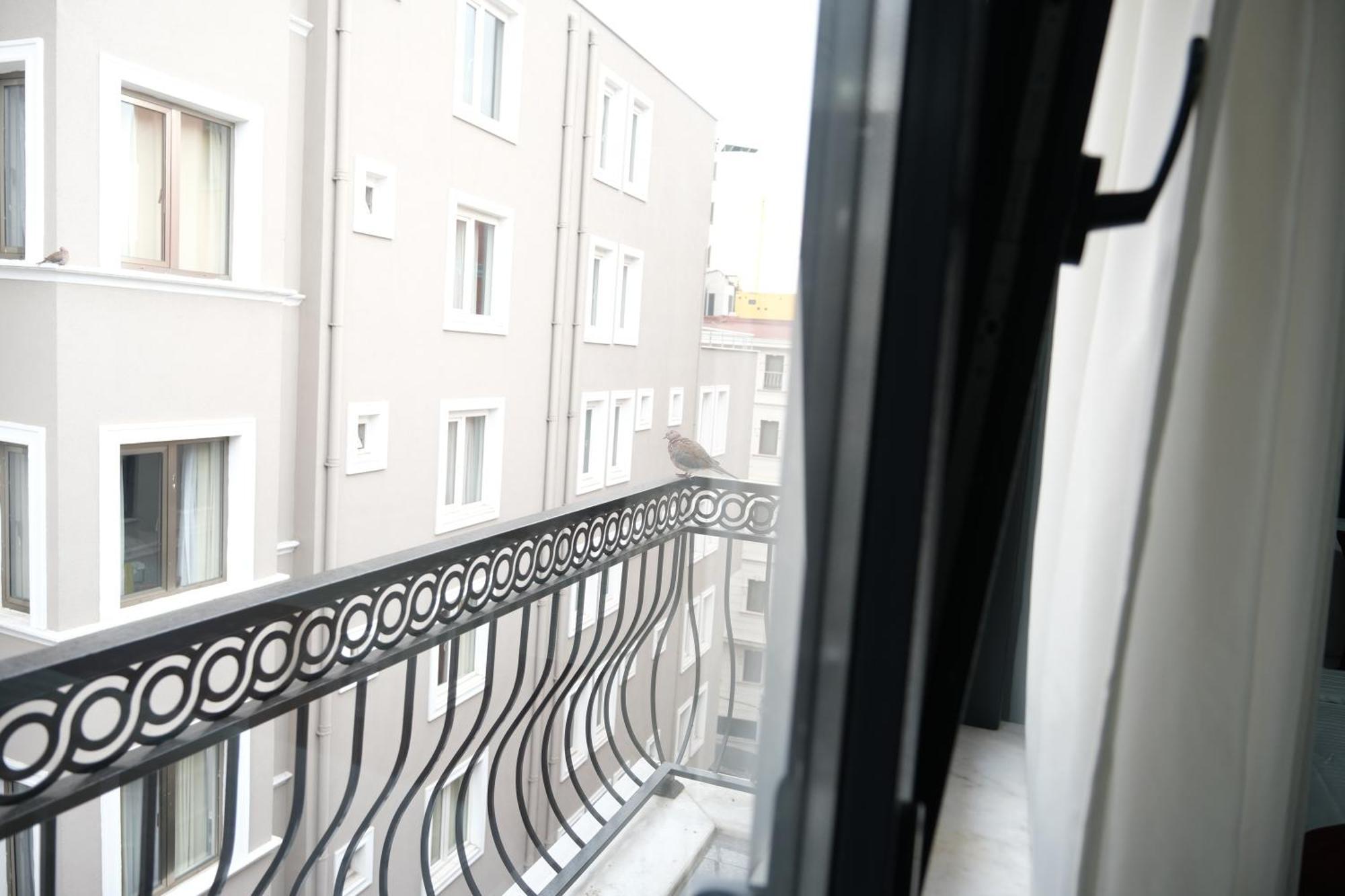 Yellow Mansion Istanbul Exterior photo